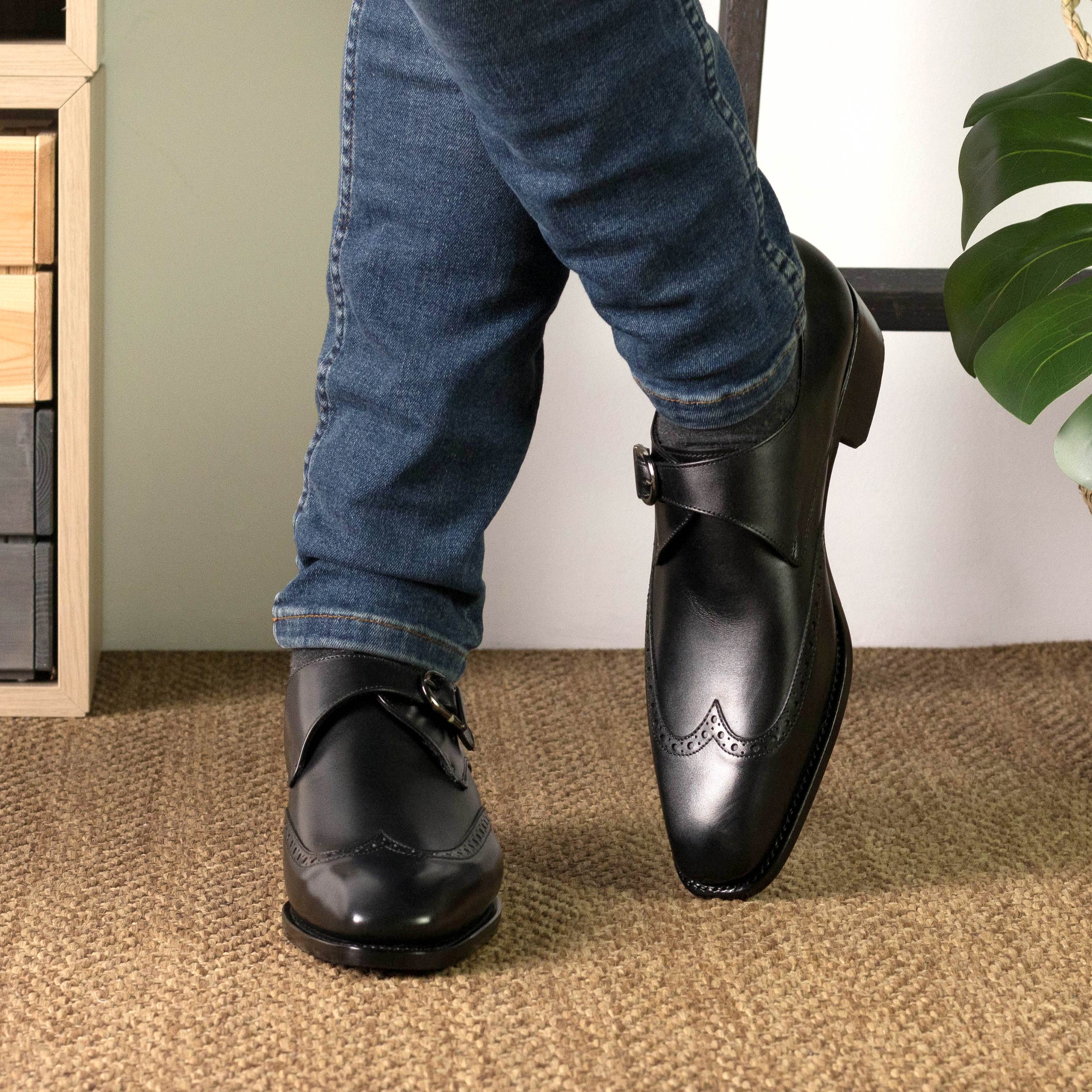 Anthony Michaels Black Single Monk